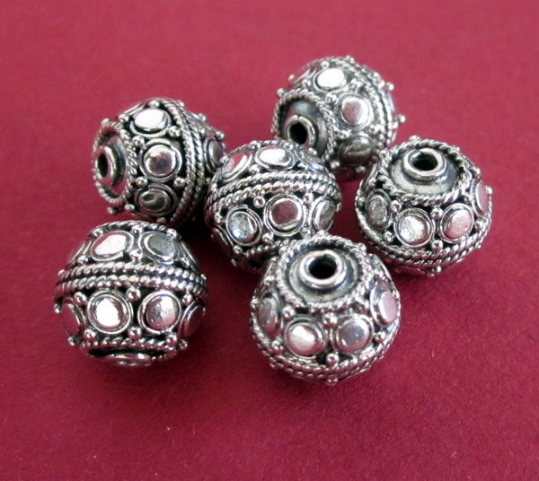 https://hilltribejewelry.files.wordpress.com/2013/04/6-silver-beads-11.jpg